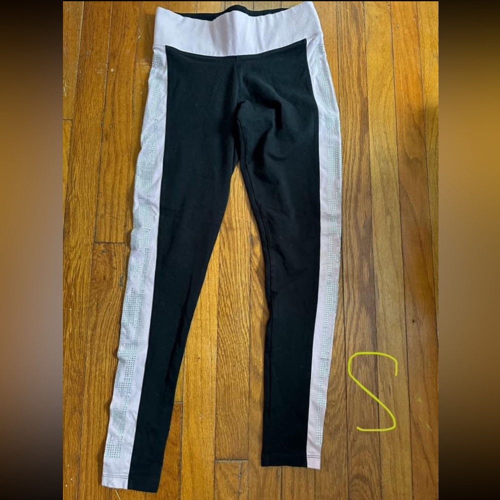Victoria's Secret pink leggings small
